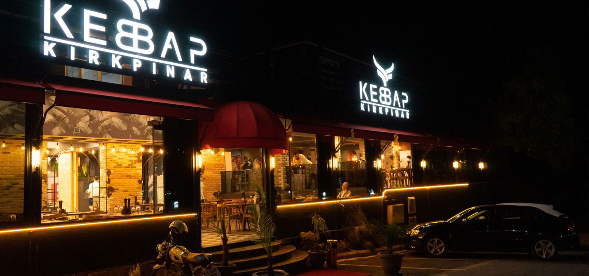 Kebbap Kırkpınar restoranının gece görünümü